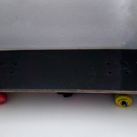 *Sold*Kryptonics Skateboard - Picture 2 of 5
